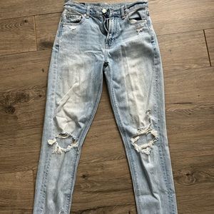 Light washed American Eagle high rise mom jeans